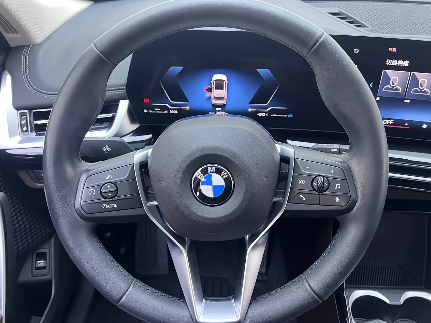 BMW X1 2024 — Photo 8/20