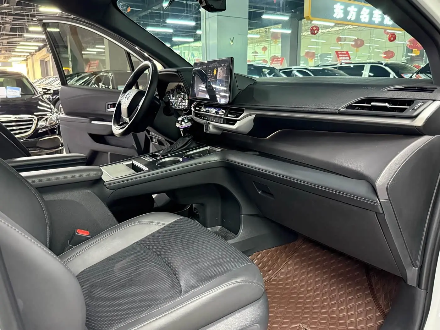 Toyota Sienna 2025 — Photo 17/20