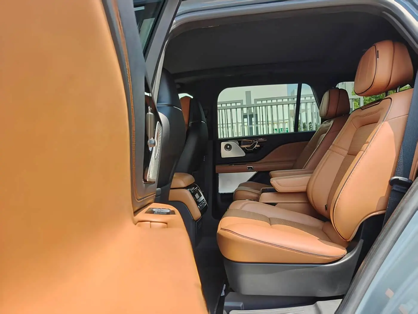 Lincoln Aviator 2026 — Şəkil 7/11