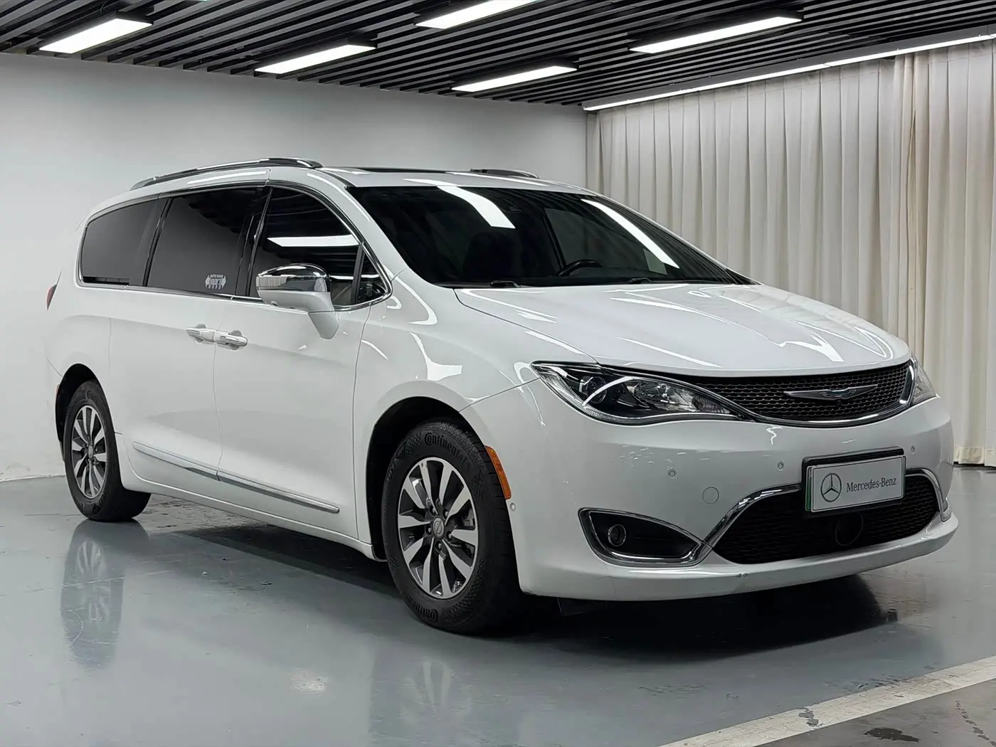 Chrysler Grand Caravan PHEV 2021 — Фото 3/19