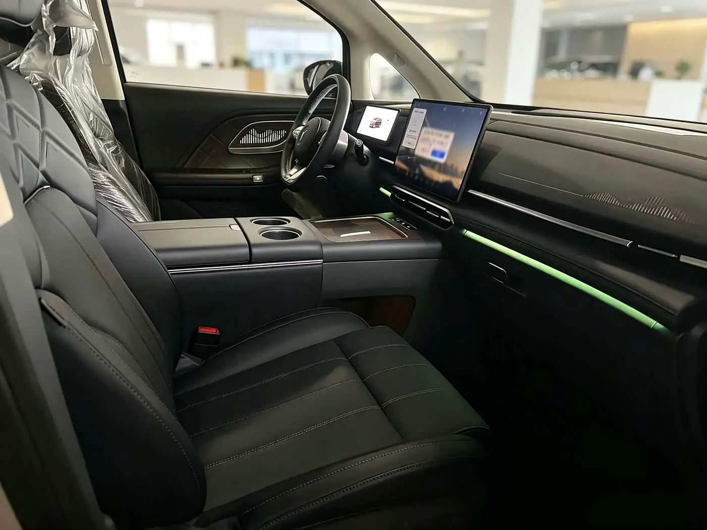Voyah Auto Voyah Dreamer 2025 — Photo 6/9