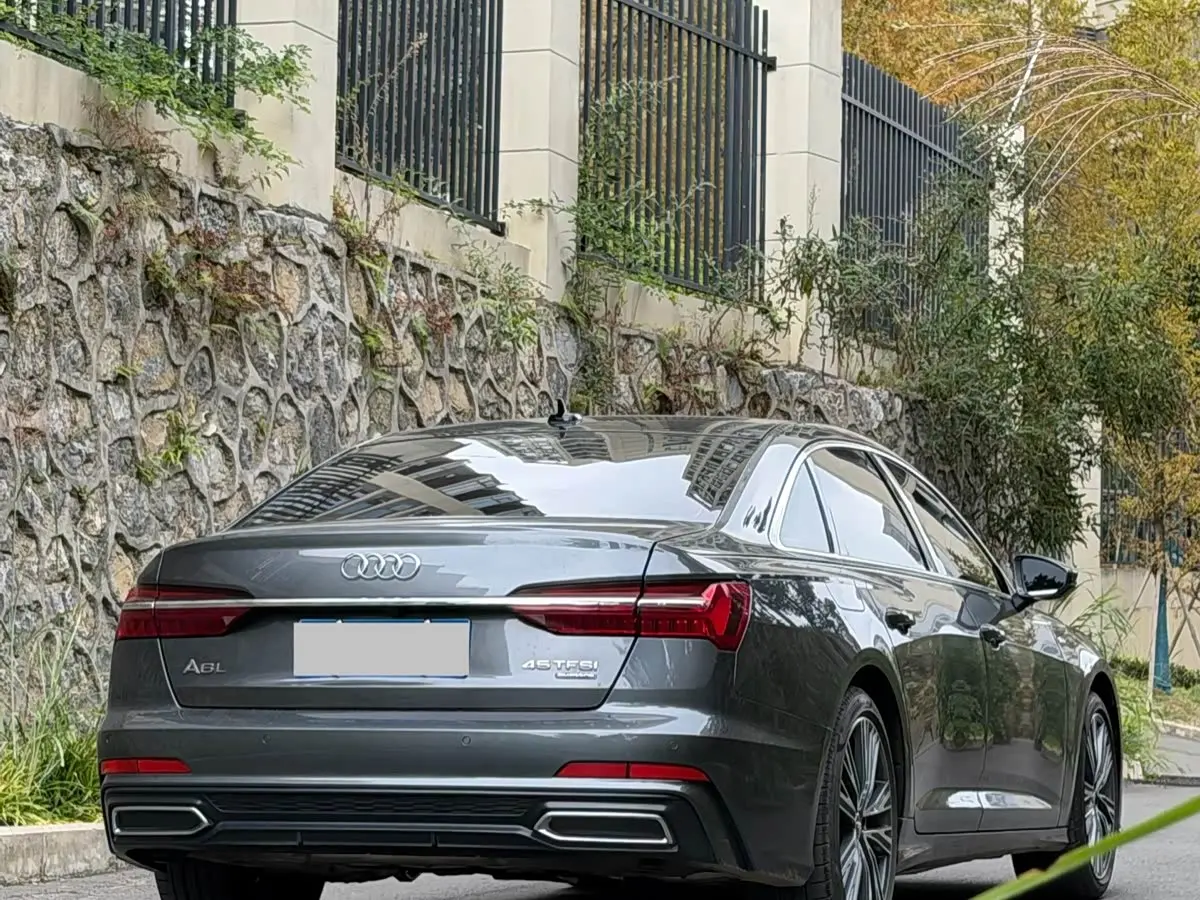 Audi A6L 2021 — Photo 9/9