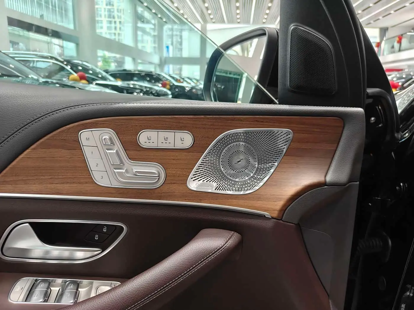Mercedes-Benz GLS 2020 — Photo 5/17