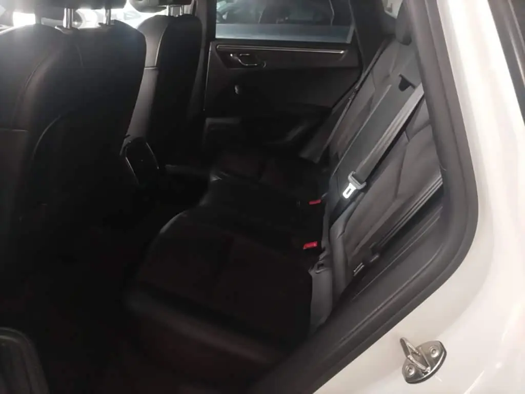 Porsche Macan 2019 — Photo 13/20
