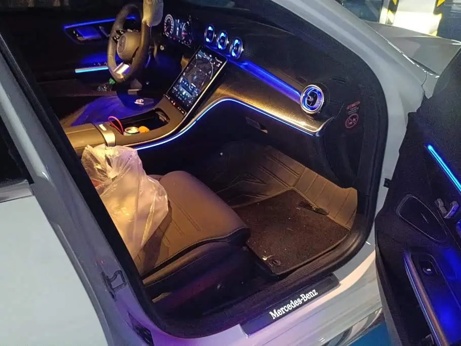 Mercedes-Benz C-Class 2025 — Şəkil 8/16