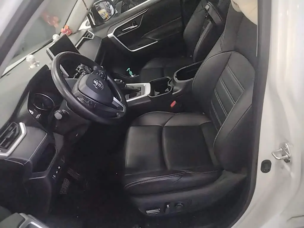 Toyota Wildlander 2020 — Фото 11/20