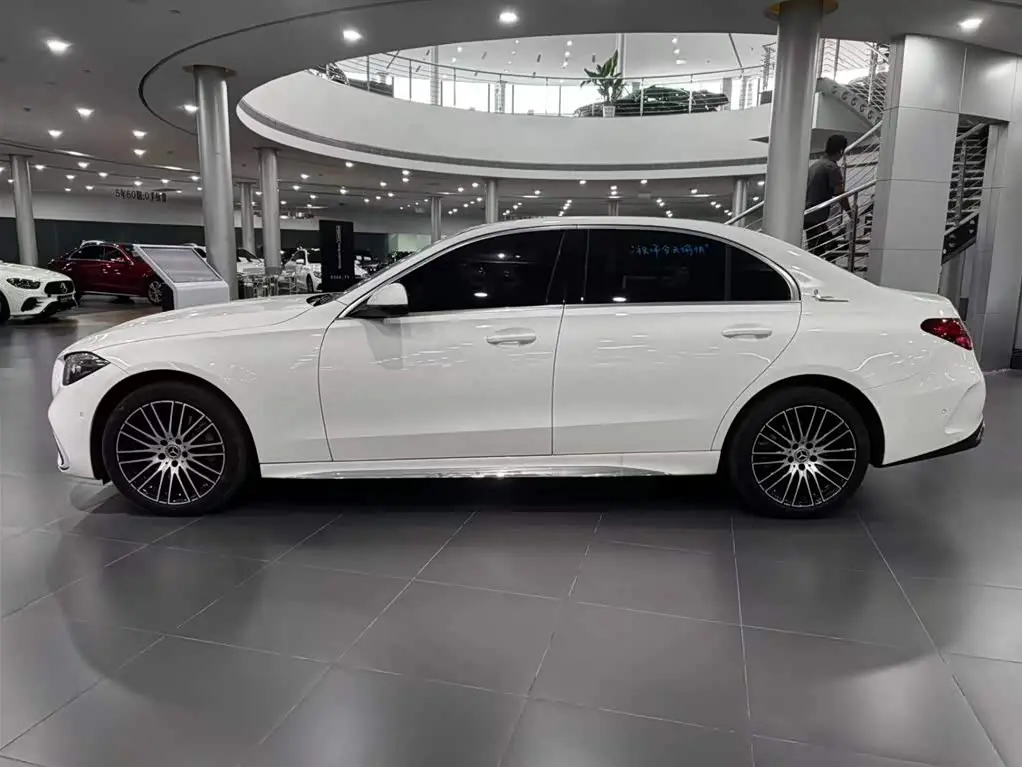 Mercedes-Benz C-Class 2024 — Фото 2/20
