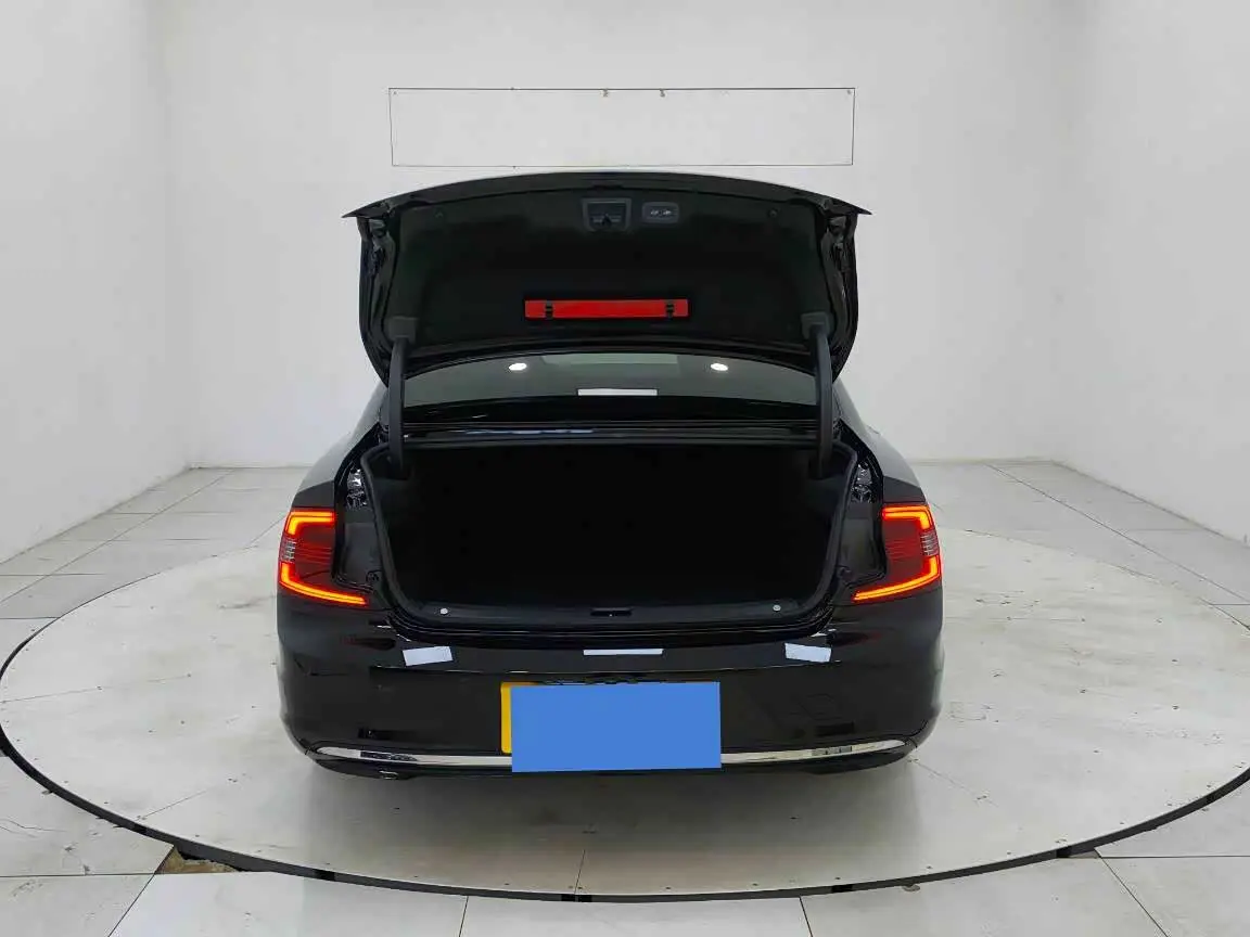 Volvo S90 2024 — Photo 18/20