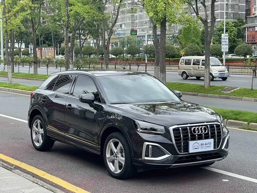 Audi Q2L 2022 — Фото 3/18