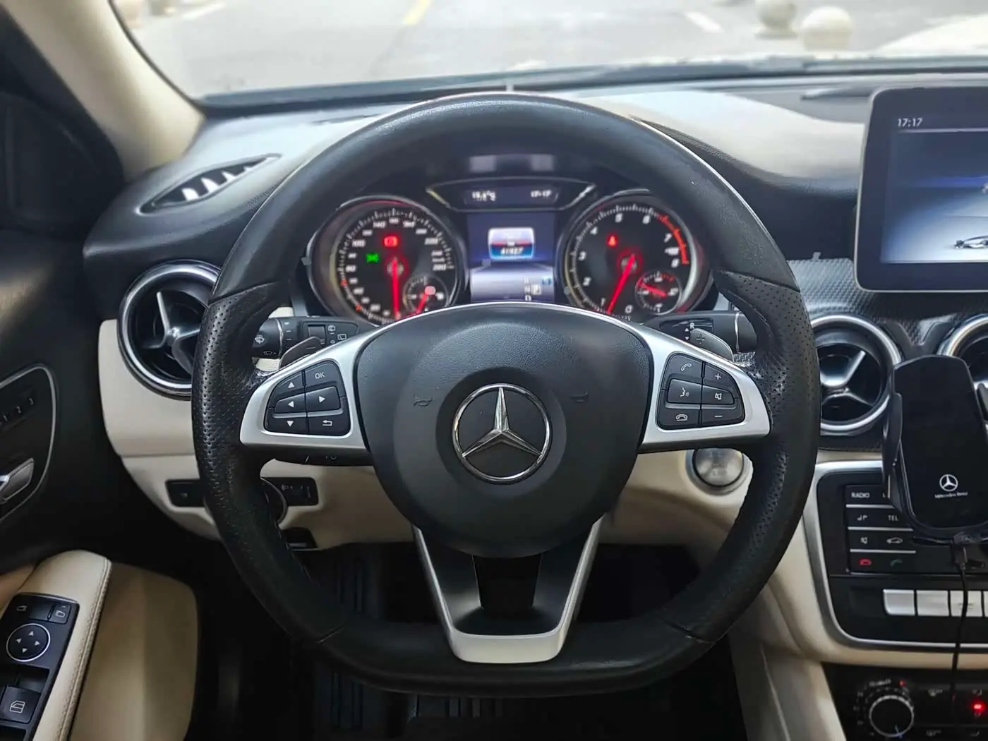 Mercedes-Benz GLA 2020 — Şəkil 13/20