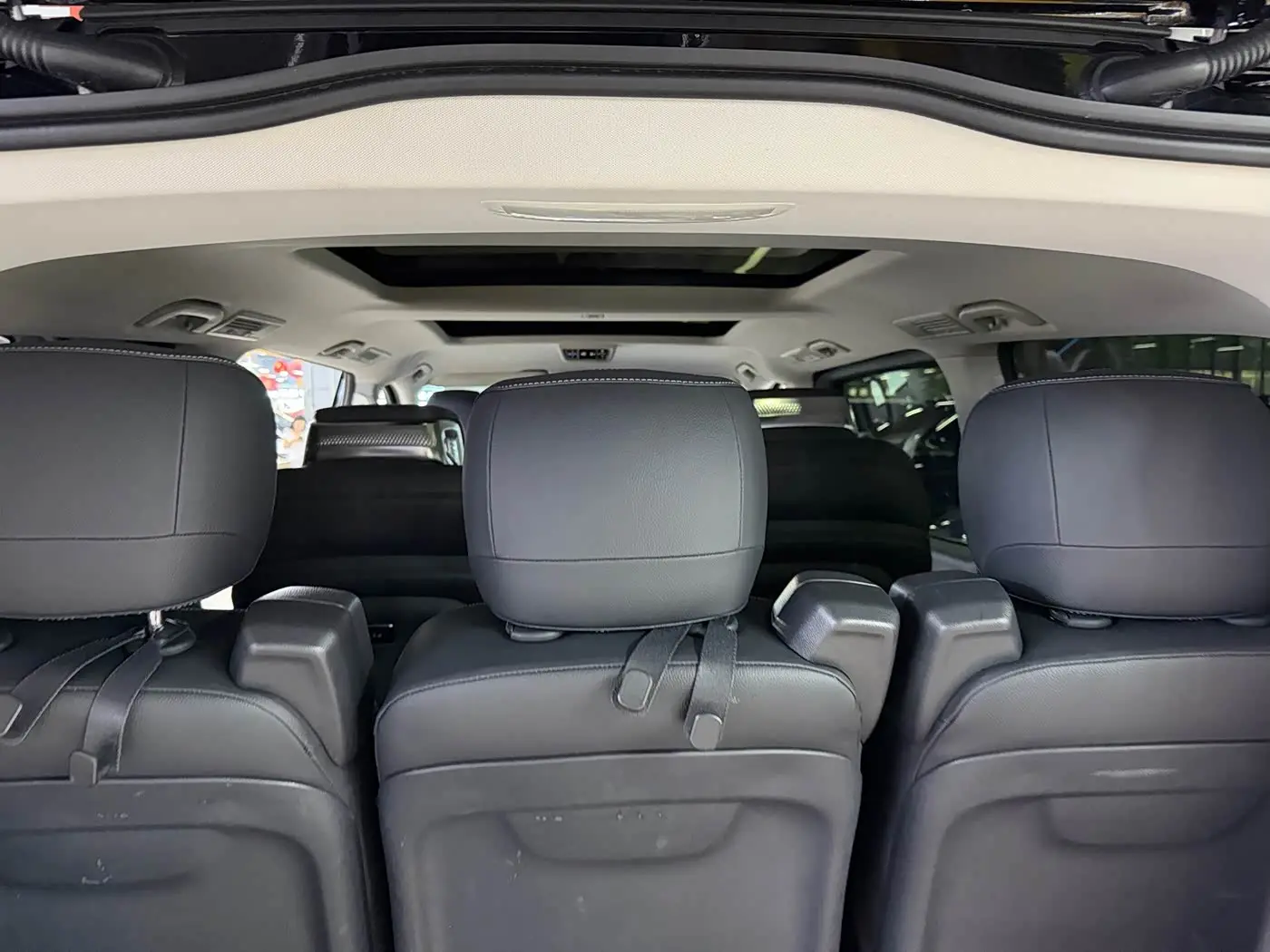 Mercedes-Benz V-Class 2024 — Фото 16/16