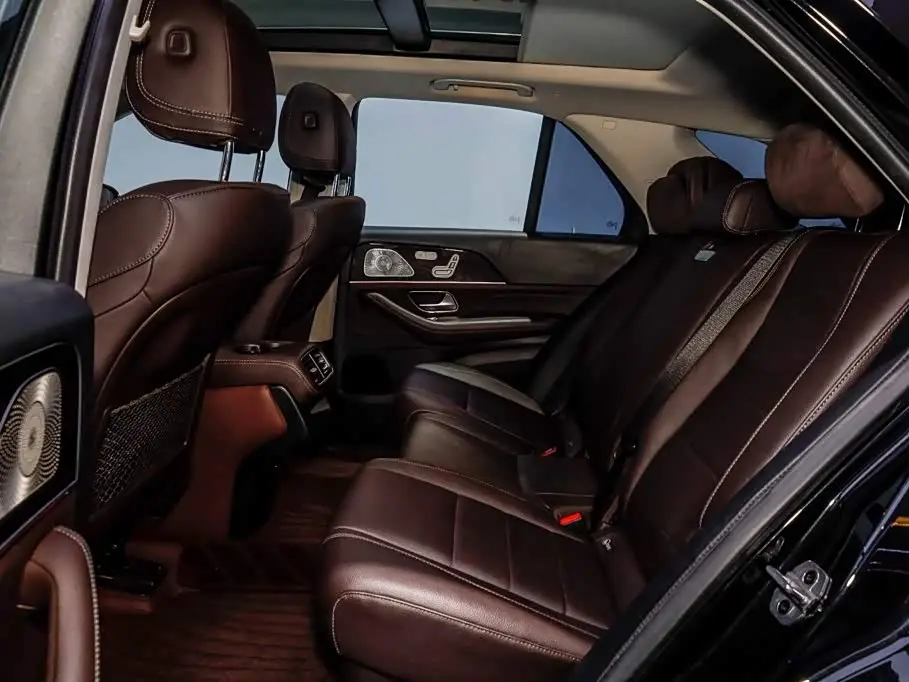 Mercedes-Benz GLE 2022 — Photo 10/20
