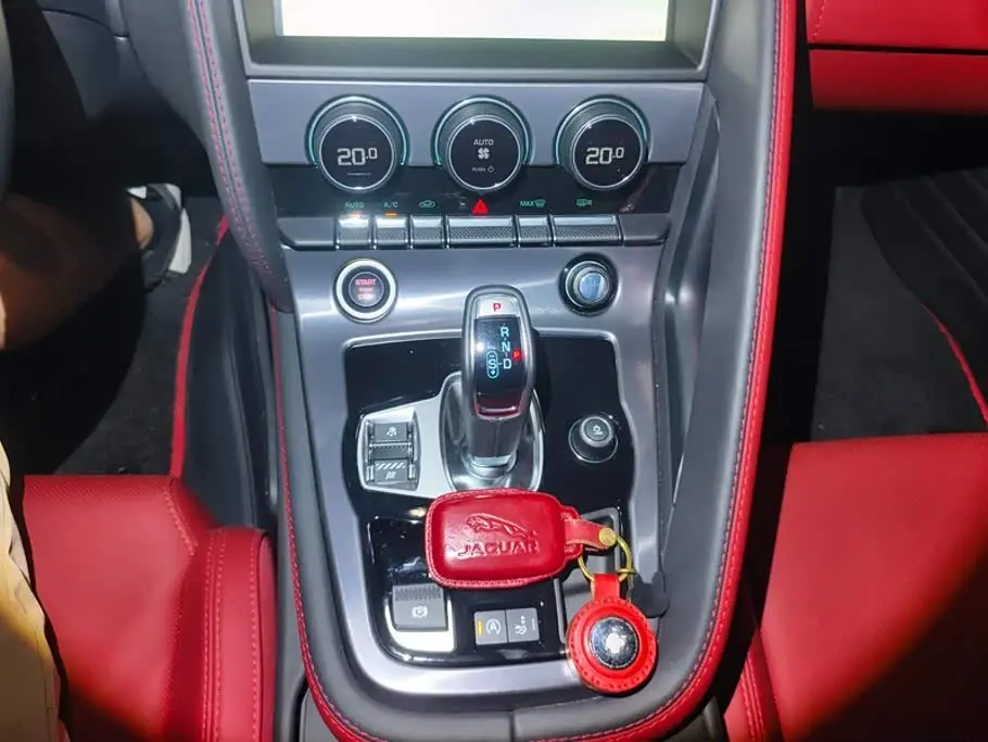 Jaguar F-TYPE 2024 — Photo 16/16