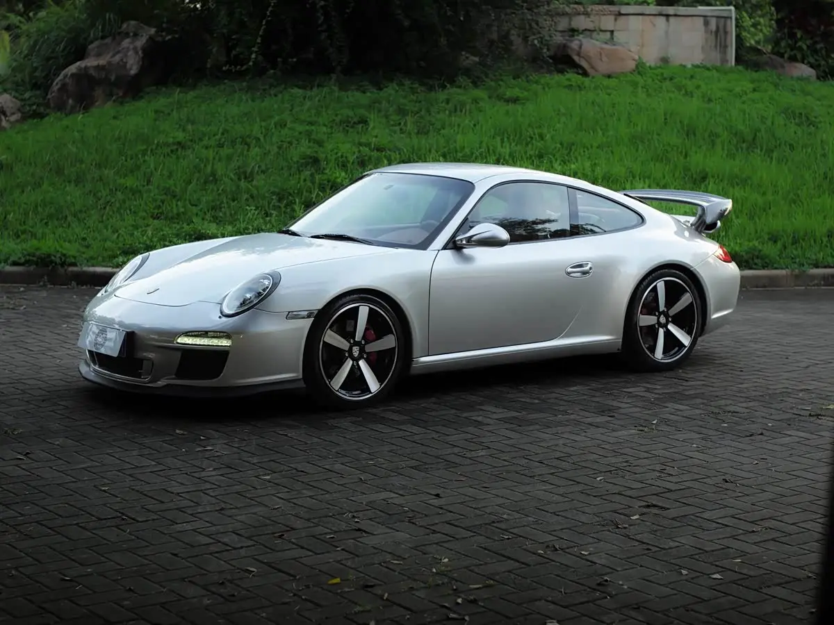 Porsche 911 2009 — Photo 1/11