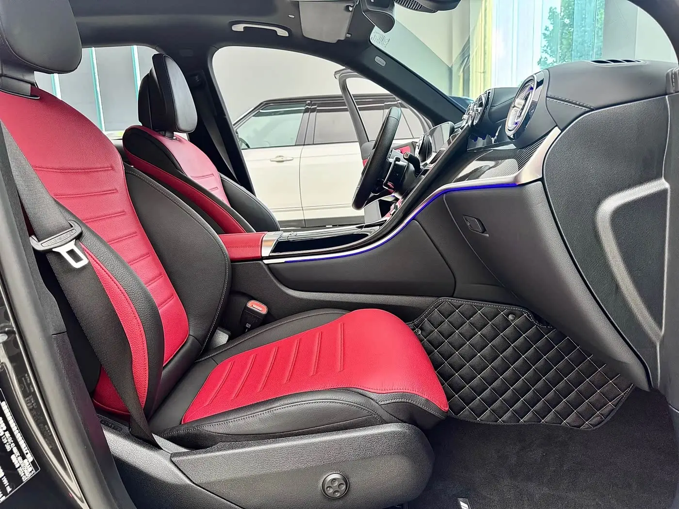 Mercedes-Benz GLC AMG 2025 — Фото 15/20