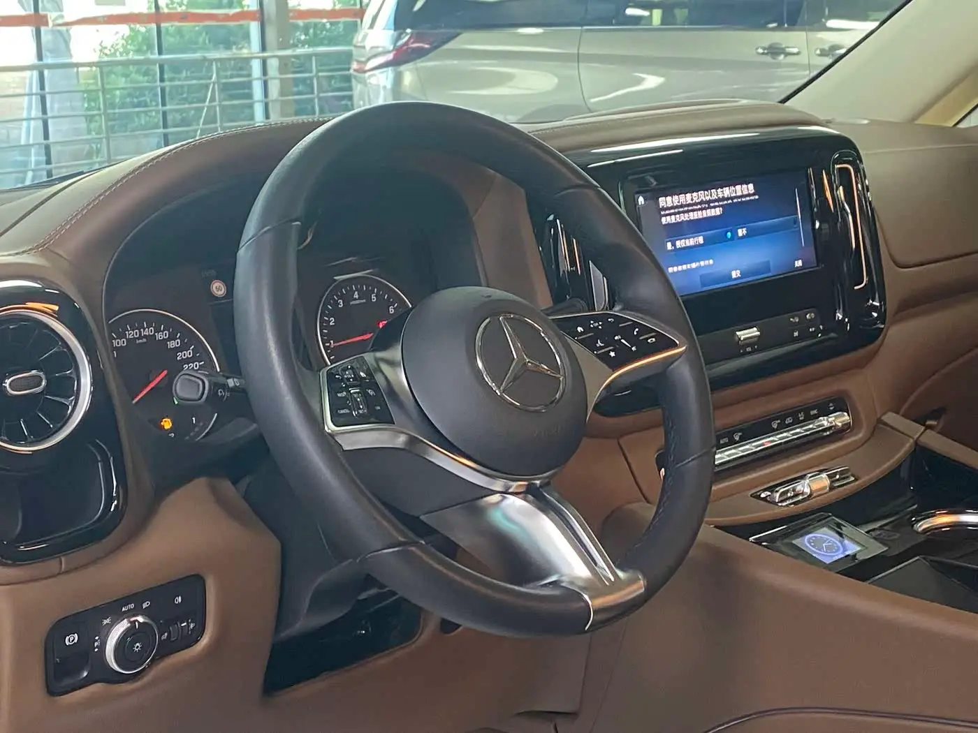 Mercedes-Benz Vito 2025 — Photo 3/15