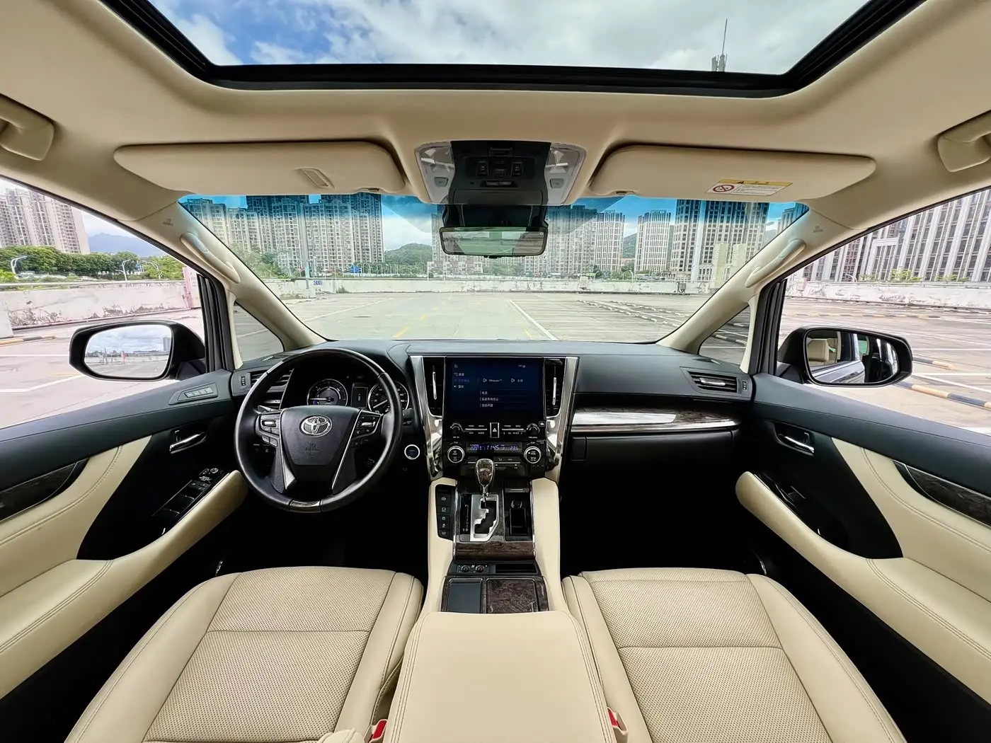 Toyota Alphard 2023 — Фото 8/20