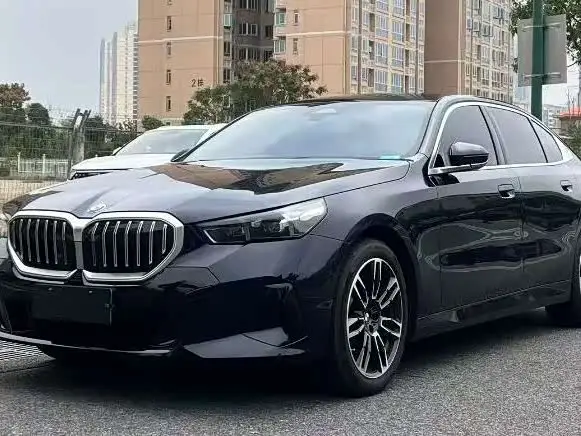 BMW 5 Series, 2026