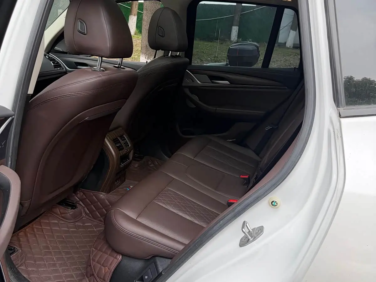 BMW X3 2022 — Şəkil 11/17