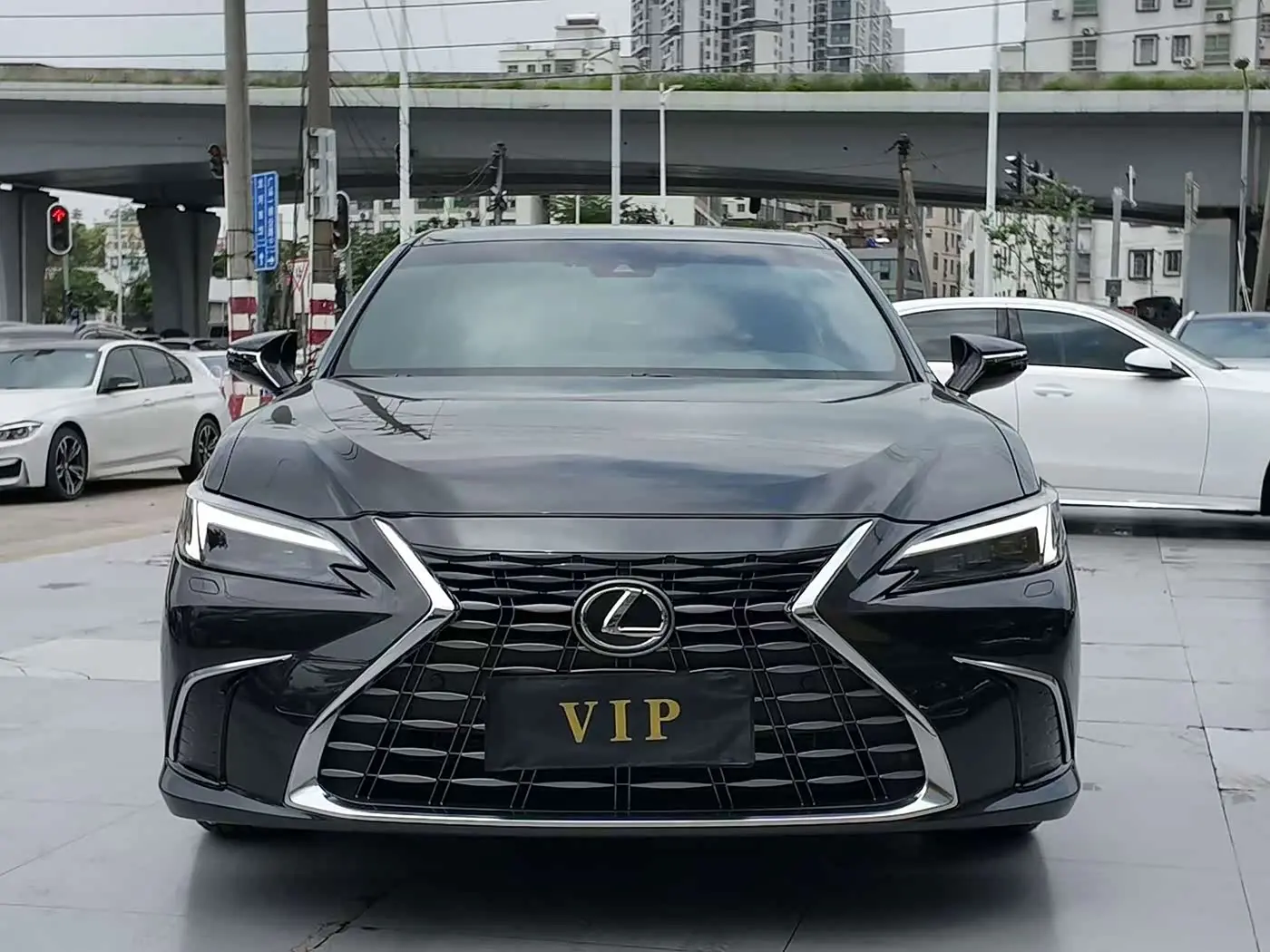 Lexus ES 2025 — Фото 2/11