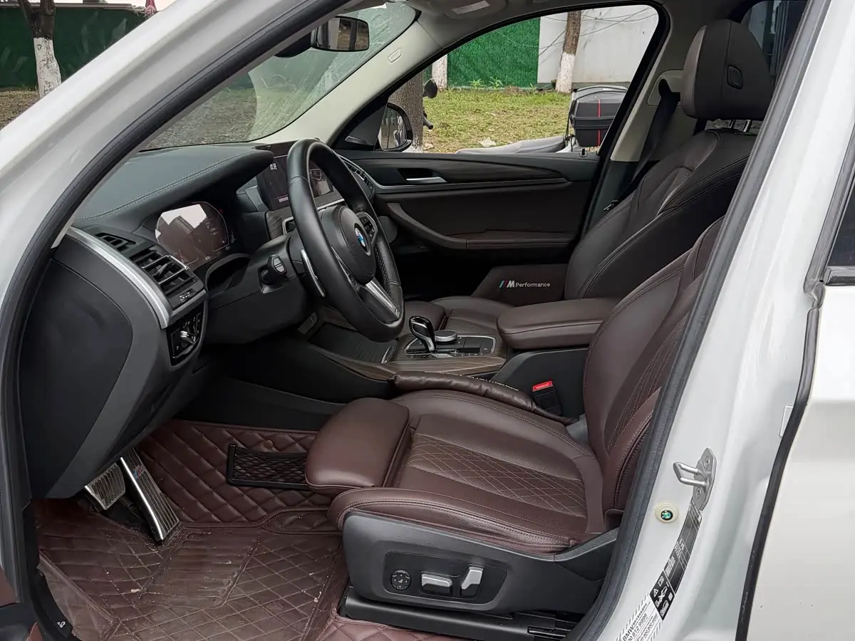 BMW X3 2022 — Şəkil 10/17