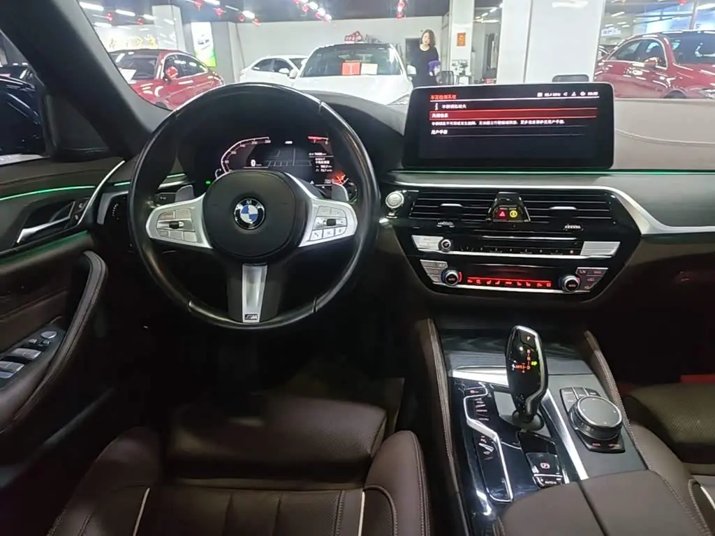 BMW 5 Series 2022 — Photo 13/20