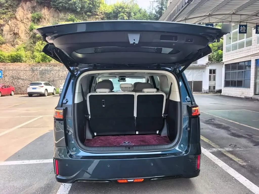 Voyah Auto Voyah Dreamer 2025 — Photo 19/20