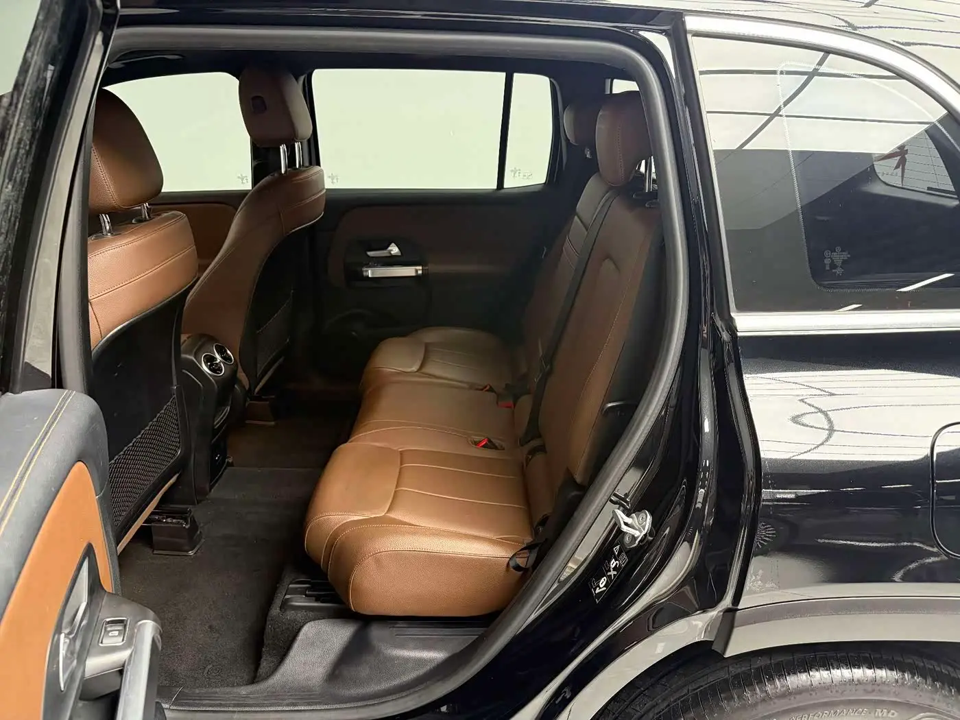 Mercedes-Benz GLB 2021 — Фото 7/16