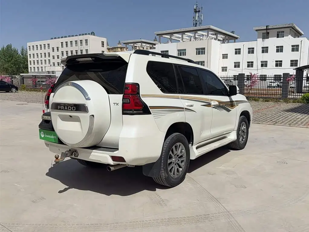 Toyota Prado 2018 — Photo 6/13