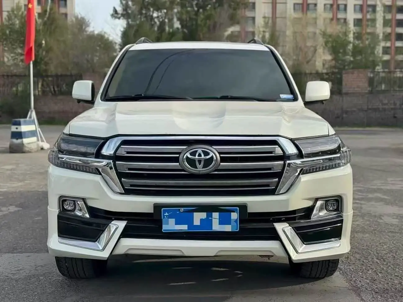 Toyota Land Cruiser 2012 — Photo 2/15