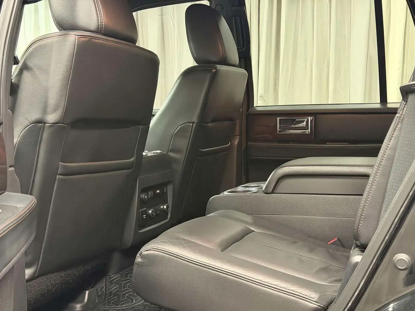 Lincoln Navigator 2017 — Фото 5/20