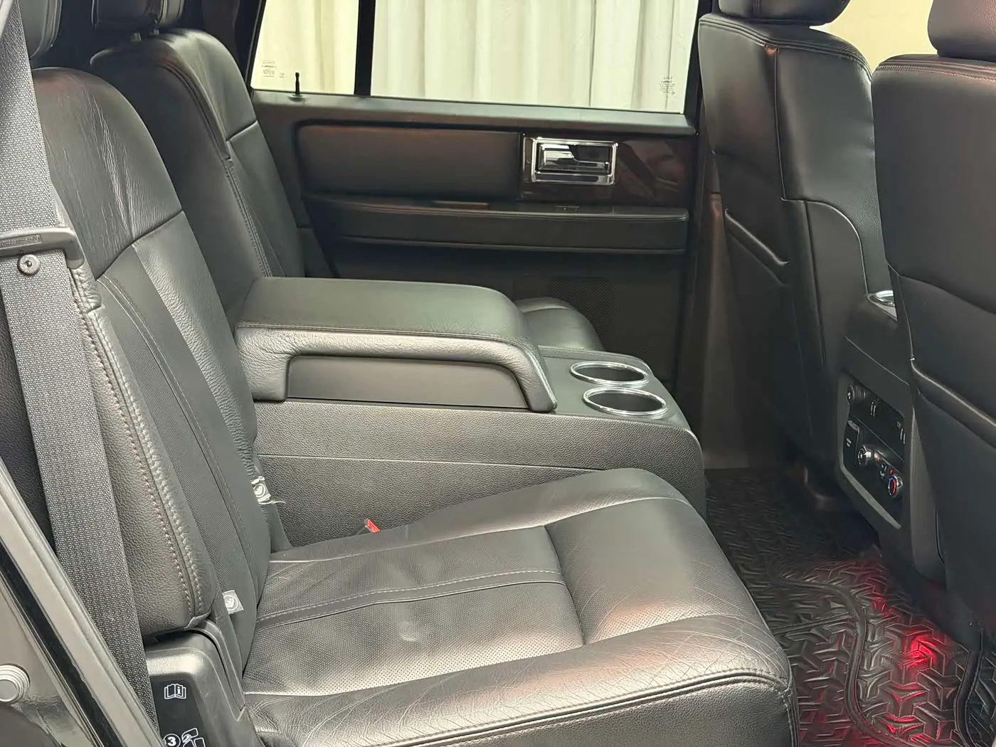 Lincoln Navigator 2017 — Фото 15/20