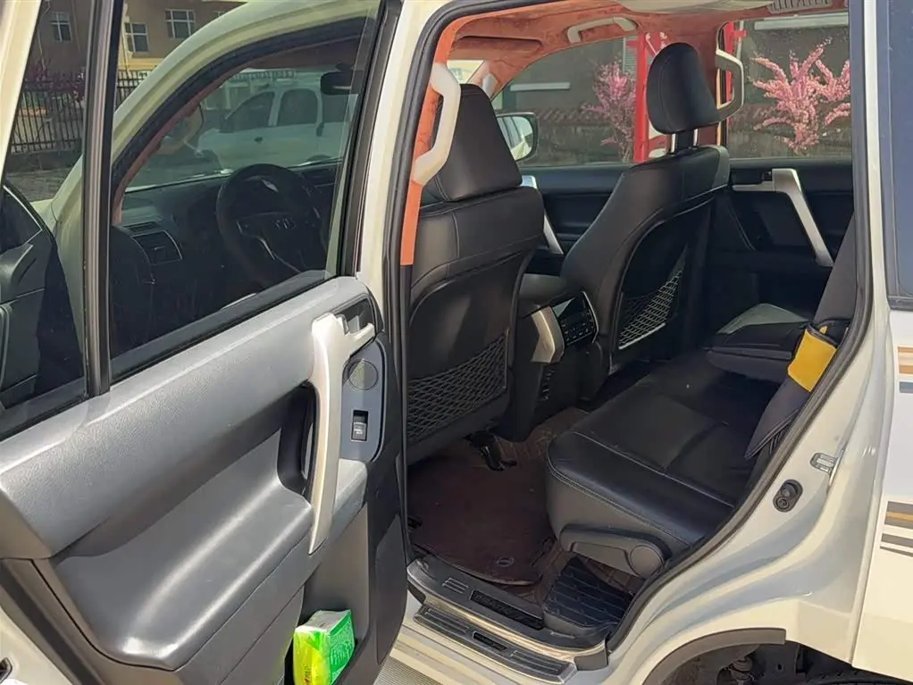 Toyota Prado 2018 — Photo 11/13