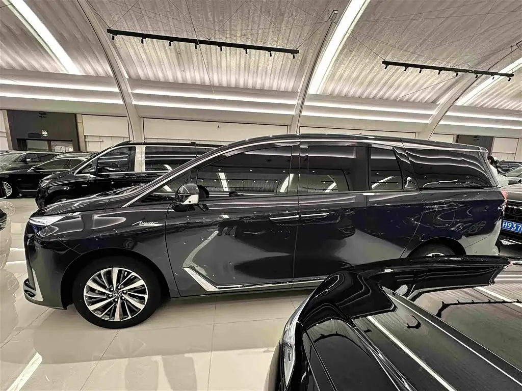 Buick GL8 New Energy 2026 — Photo 3/20