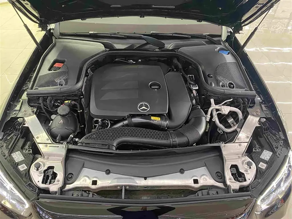 Mercedes-Benz E-Class 2023 — Şəkil 14/18