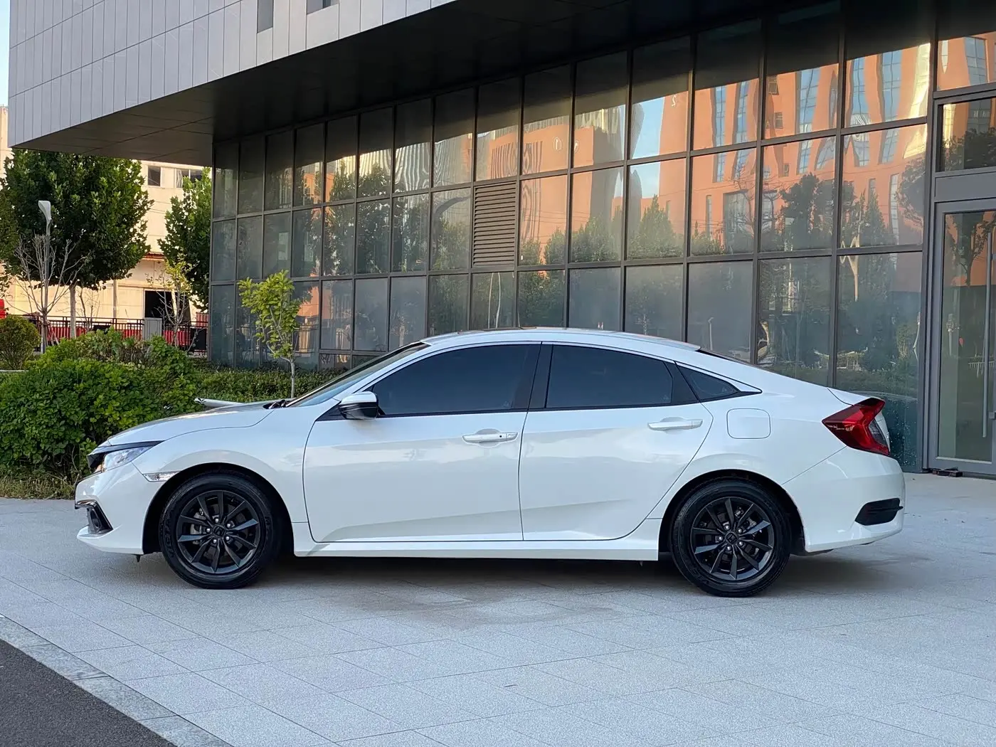 Honda Civic 2022 — Фото 10/14