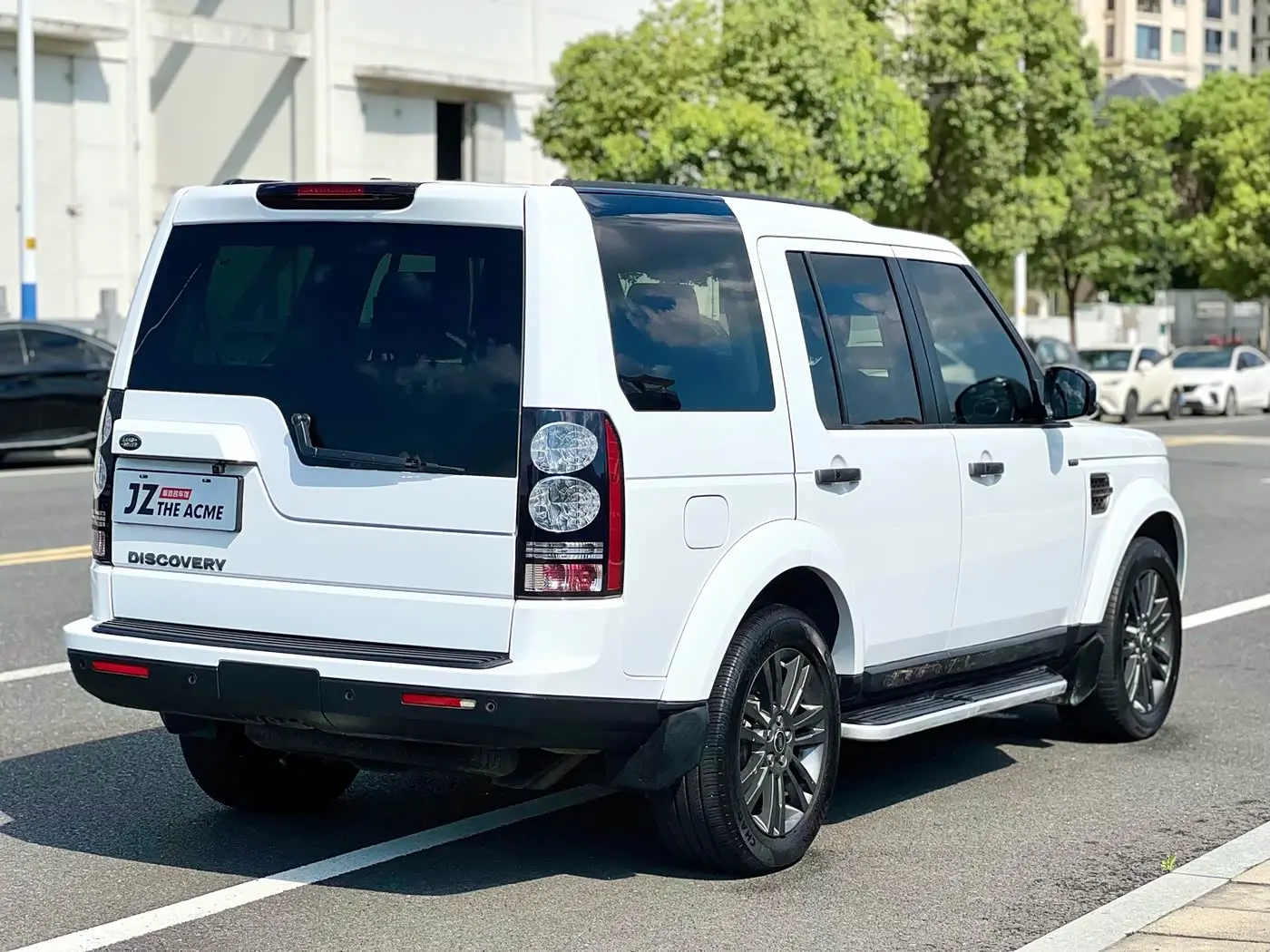 Land Rover Discovery 2017 — Фото 16/16