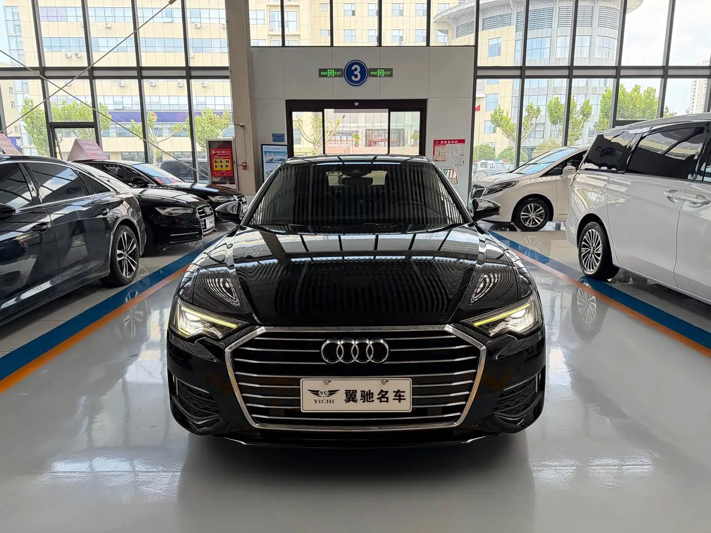 Audi A6L 2020 — Photo 2/20