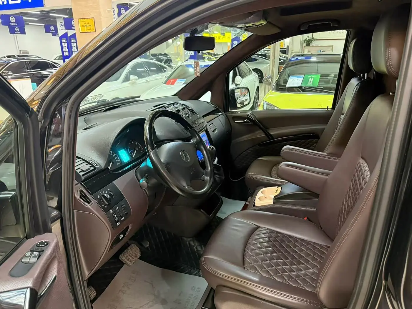 Mercedes-Benz Vito 2015 — Photo 8/18