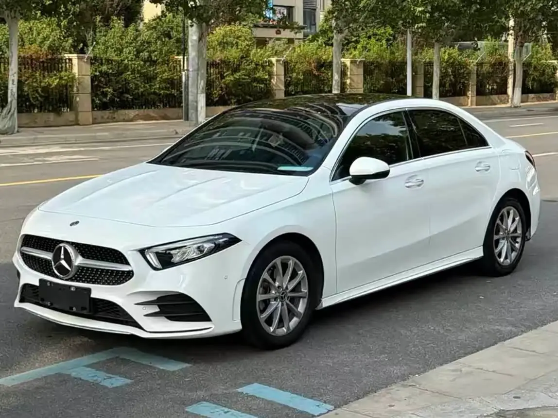 Mercedes-Benz A-Class 2021 — Фото 1/9