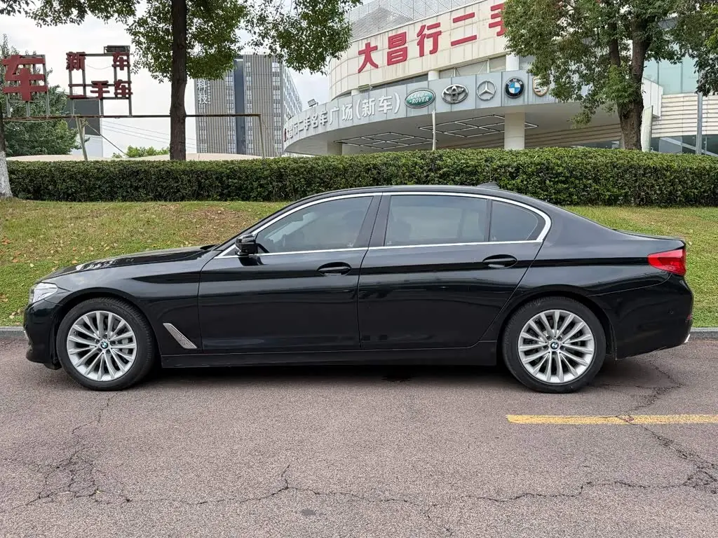 BMW 5 Series 2020 — Фото 3/14