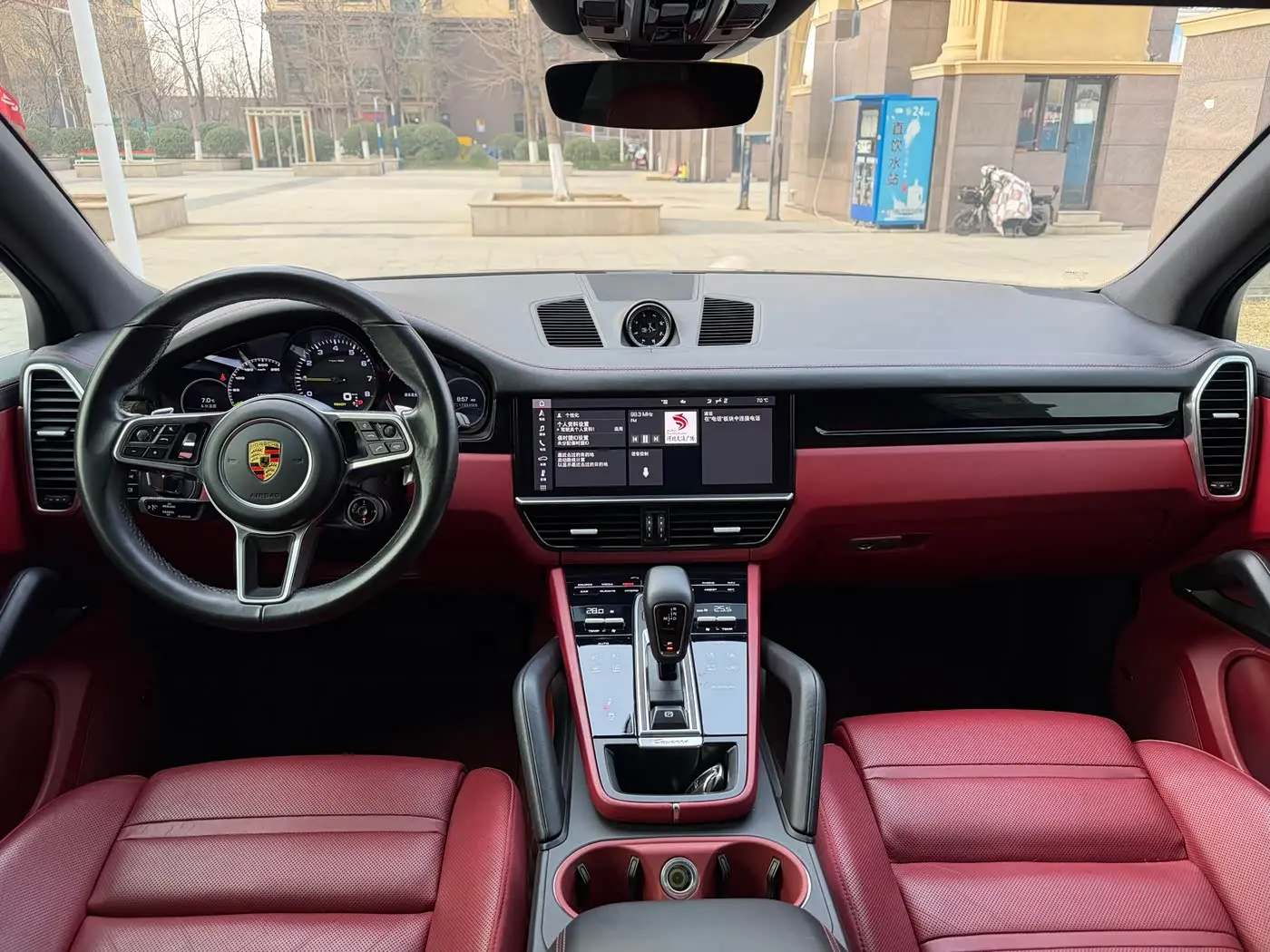 Porsche Cayenne New Energy 2020 — Фото 6/11