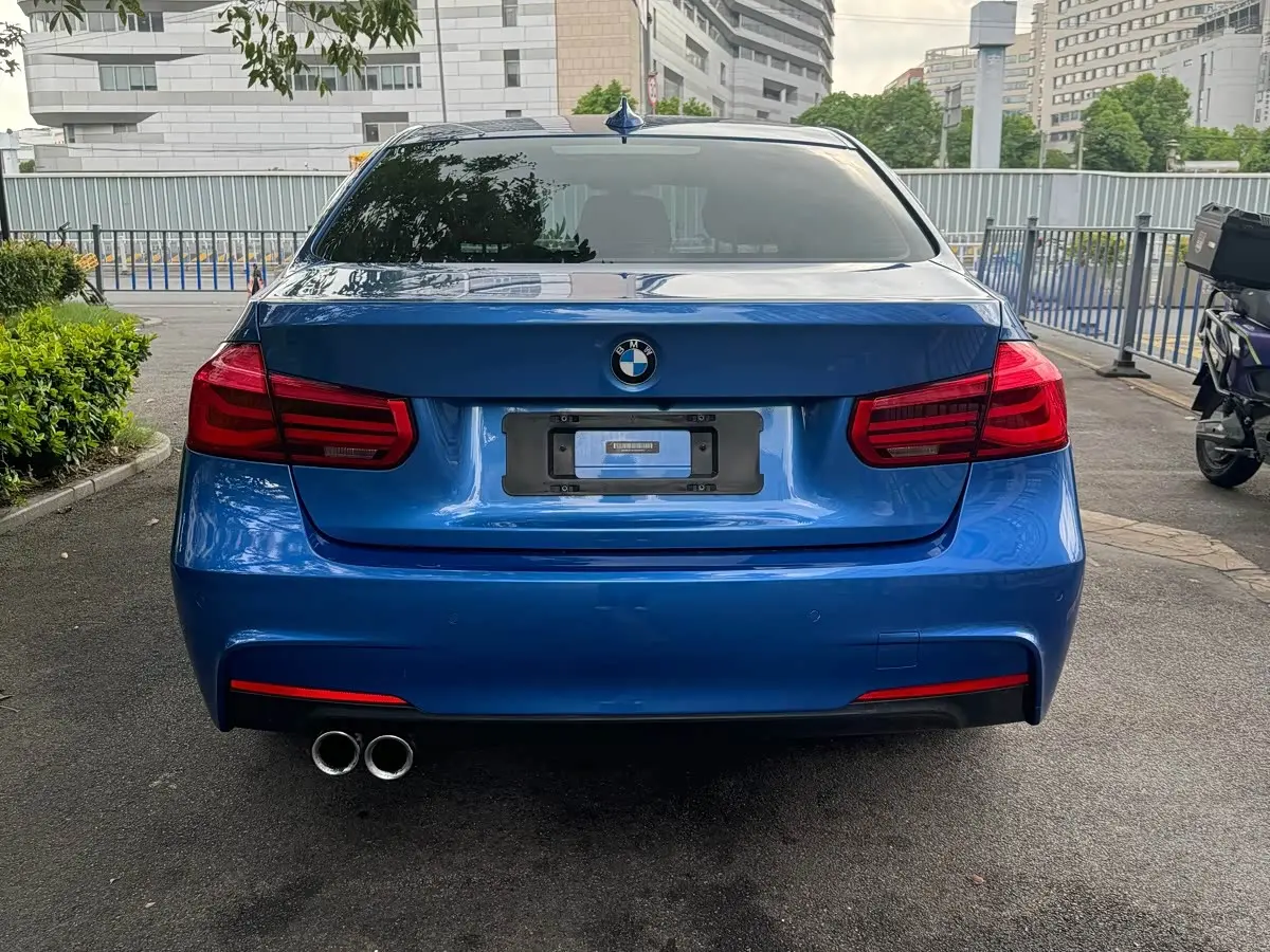 BMW 3 Series 2018 — Фото 15/16