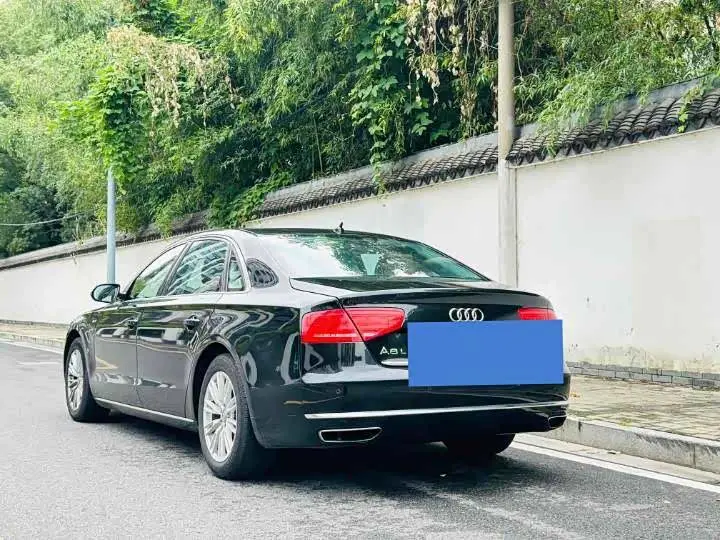 Audi A8 2013 — Photo 3/10