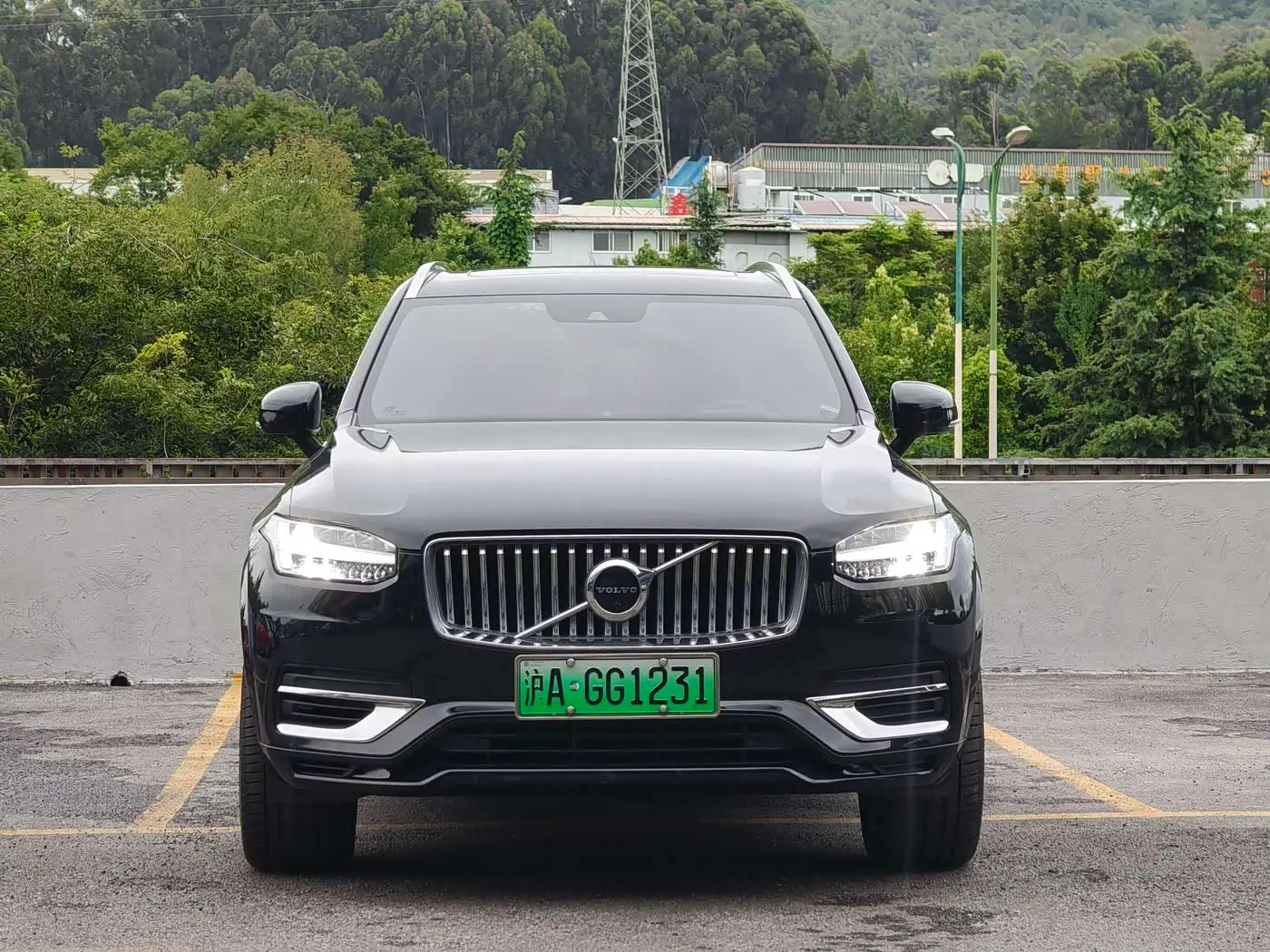 Volvo XC90 Plug-in Hybrid 2022 — Photo 2/18