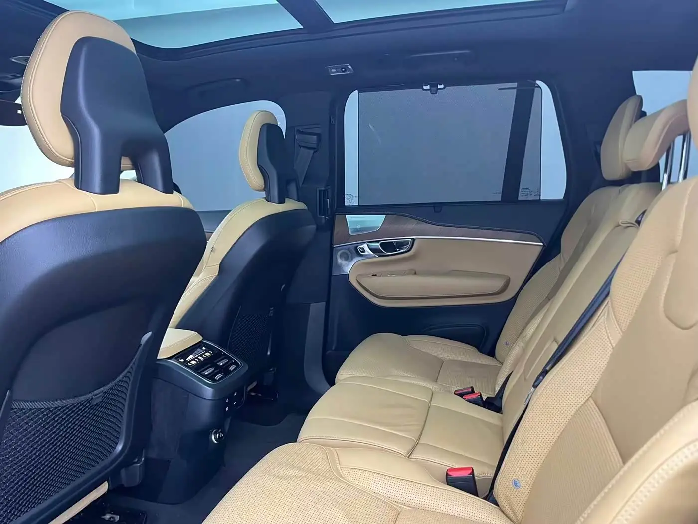 Volvo XC90 2017 — Photo 6/20