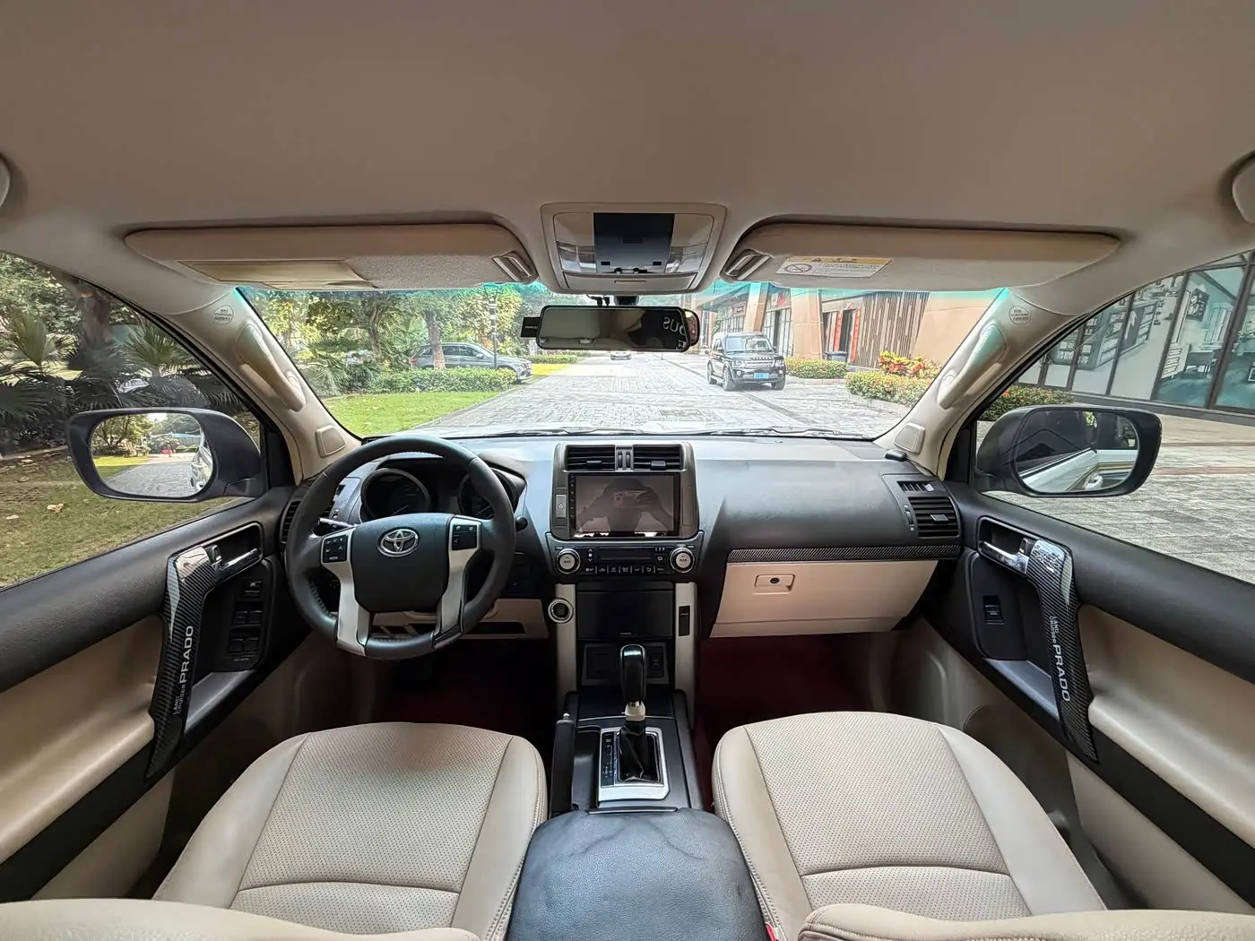 Toyota Prado 2010 — Photo 11/15