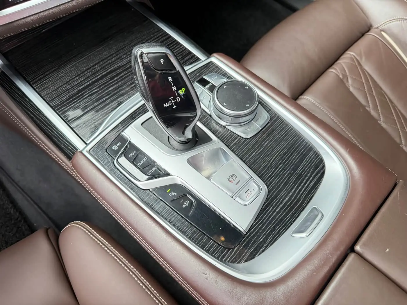 BMW 7 Series 2020 — Photo 14/20