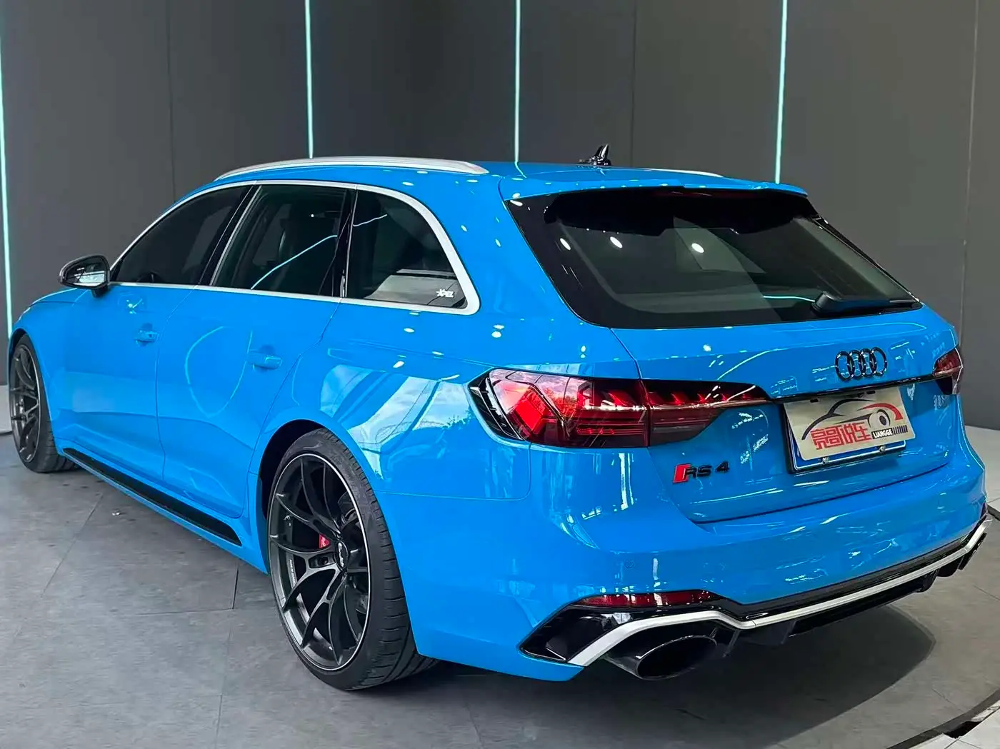 Audi RS 4 2021 — Şəkil 8/12