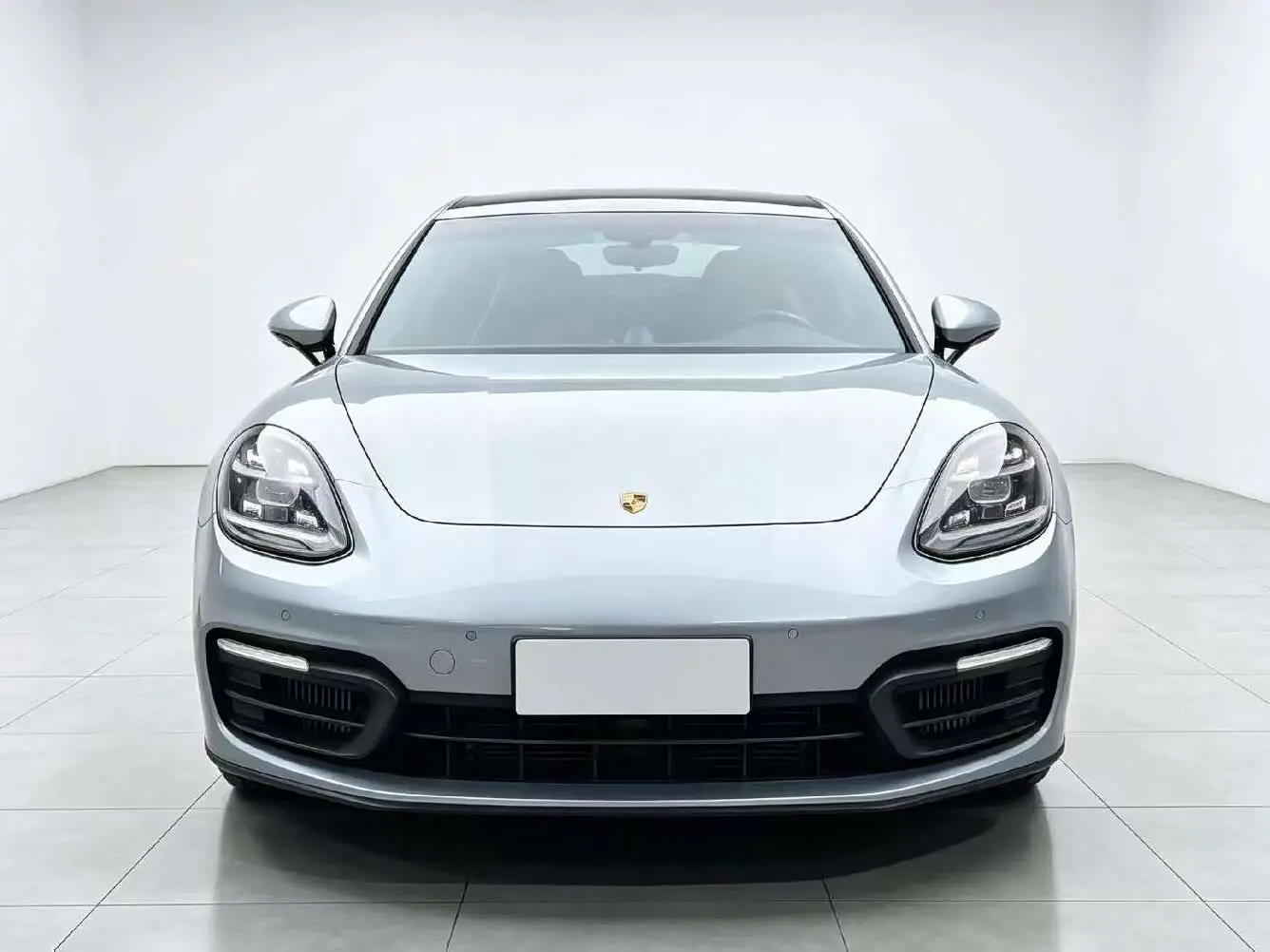Porsche Panamera 2022 — Photo 2/9